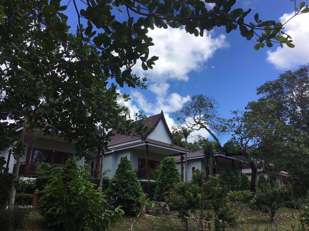 ลันตาแฮปปี้ฮิล Hotel เกาะลันตา ภายนอก รูปภาพ